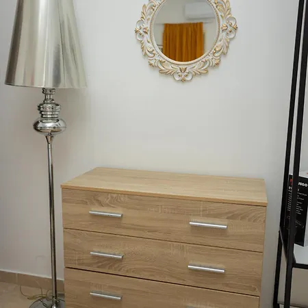 Emigres Apartamento