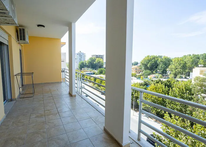 Emigres アパート