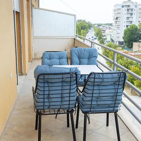 Emigres * Vlorë