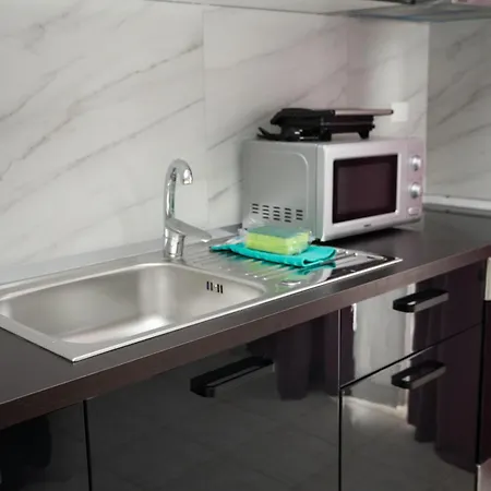 Emigres Apartamento *
